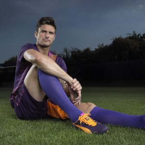 九游下载电脑版官网-电竞选手如何提高技术：刻苦训练与经验积累，电竞选手平时怎么训练